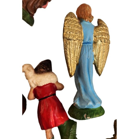 Italian Nativity Figurines Set Of 9 Intricate Details & Vibrant Colors - Picture 5 of 16